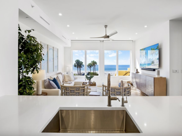 Ultra Posh South end Condo with Private Pool and Spa